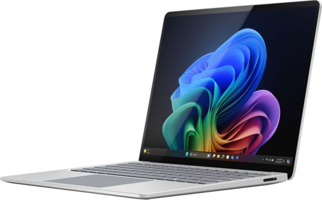 Surface Copilot+ PC Laptop (7th Edition) 13.8 inch Qualcomm Snapdragon X Plus/16GB/512GB Windows 11 Pro - Platinum - ONLINE ONLY