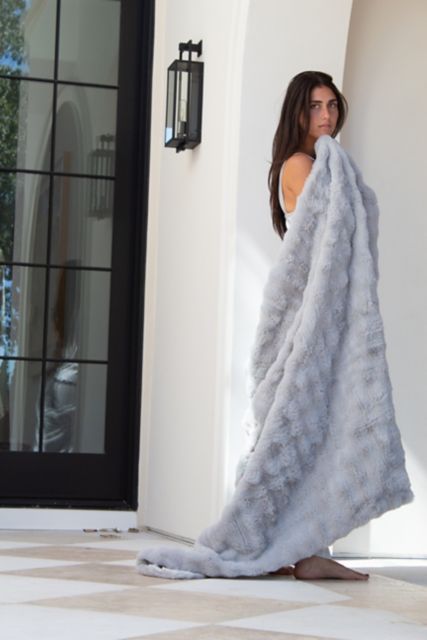 FAUX FUR BLANKET-GRAY