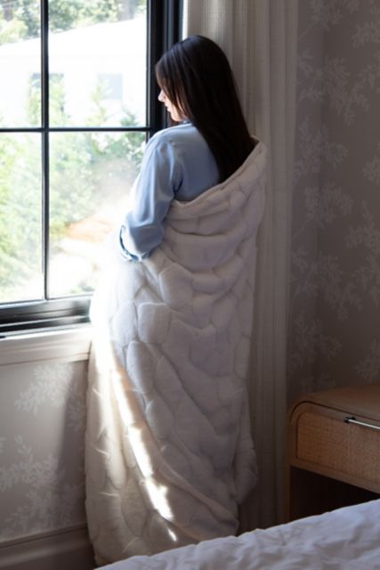 FAUX FUR BLANKET-CREAM