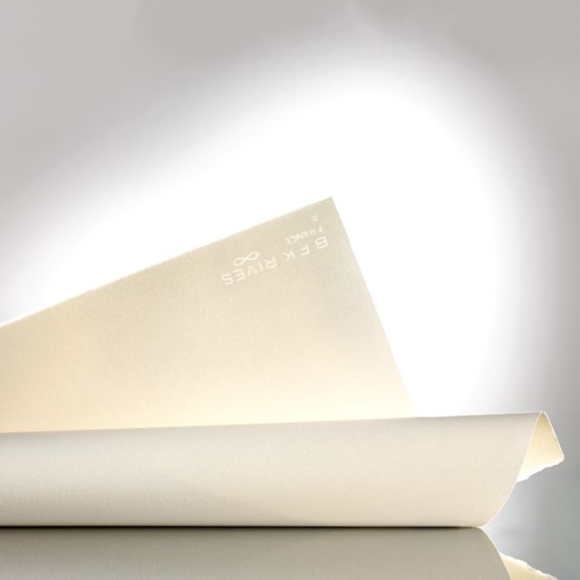 WHITE RIVES 250G 22X30 1 SHEET